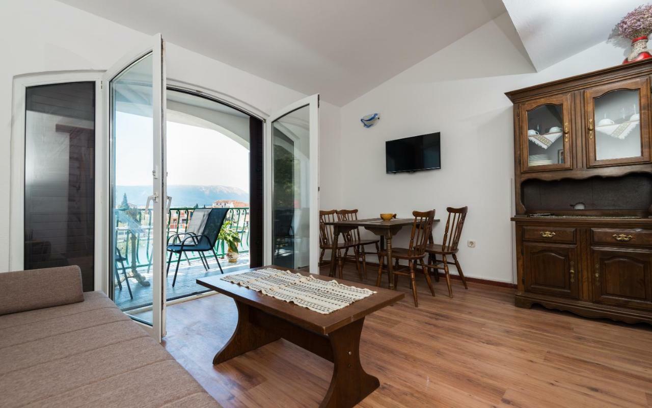 Apartments Azzurro Blace Dış mekan fotoğraf